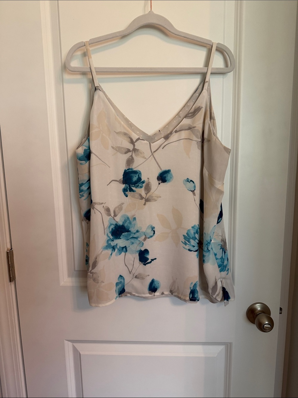 White House Black Market. Floral V-Neck Cami Tank Top in Blue